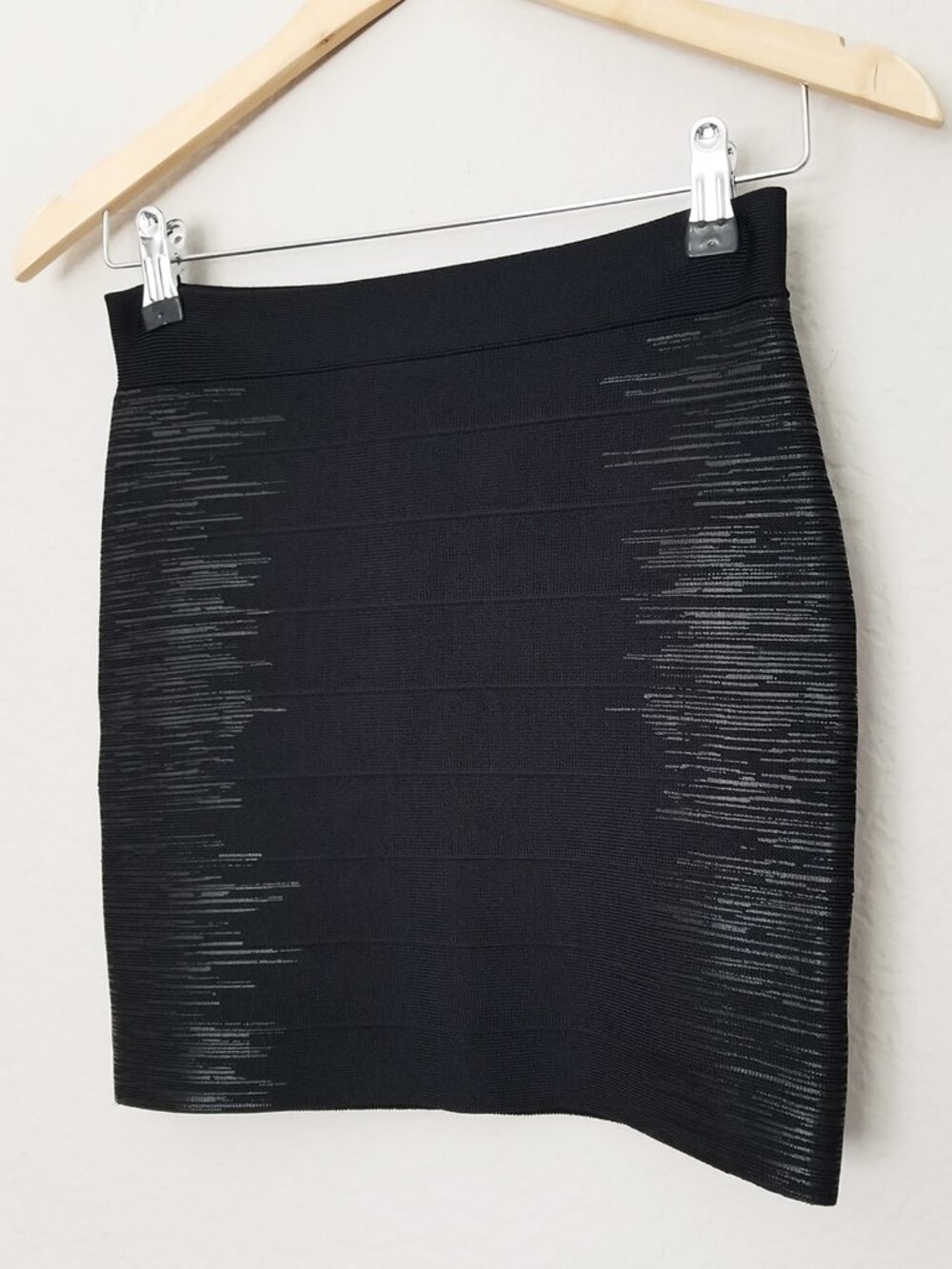 Guess Mirage Black Subtle Metallic Accent Bandage Mini Skirt Sz M Y2K Sexy Glam